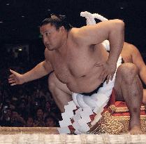 (2) Former Yokozuna (grand champion) Takanohana