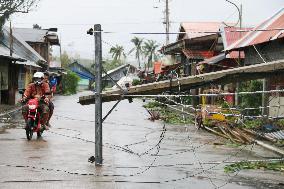 Typhoon Hagupit sweeps Philippines, including Haiyan-hit areas