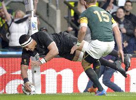 New Zealand edge South Africa to reach World Cup final