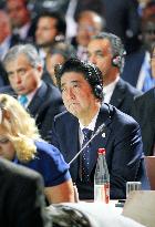 Climate summit starts in Paris aiming for global emissions deal