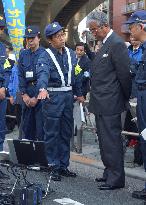 (2)Tokyo, vicinity crack down on violating diesel vehicles