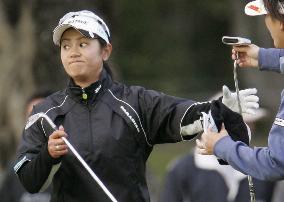 Ai Miyazato off to rough start in Asia-Japan Okinawa Open