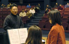 Maestro Ozawa recruits Chinese talent for training in Japan