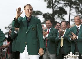 Spieth achieves wire-to-wire Masters victory