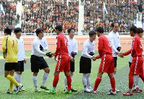 Labor unions of two Koreas hold friendship soccer match