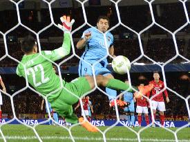 Barcelona FC beat Guangzhou Evergrande FC in FIFA Club World Cup