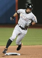 Marlins' Ichiro triples against Mets