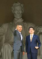 PM Abe arrives in Washington