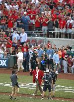 Pete Rose attends All-Star Game opening ceremony