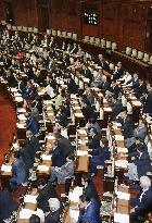 Upper house passes bill to revise temp worker law