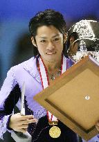 Takahashi captures national title in figure skating