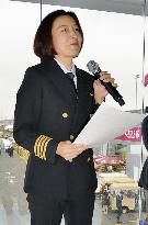 Japan's 1st female airline captain lectures in France