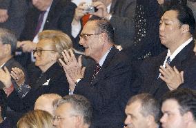 (3)Chirac visits Japan