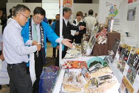 Quake-hit marine product firms make sales pitch in northern Japan