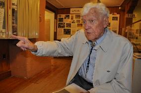 U.S. ex-army engineer recounts experience of seeing 1st A-bomb test