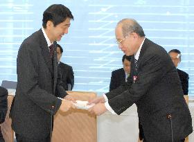 Educational panel proposes longer classroom hours