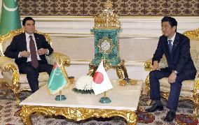 PM Abe visits Turkmenistan