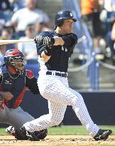 N.Y. Yankees' Matsui hits his first preseason single