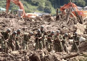 (1)Mudslide rescue operations continue