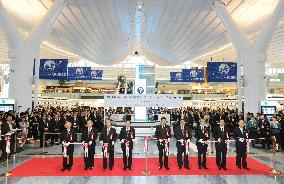 Haneda airport's new runway opens with new int'l terminal