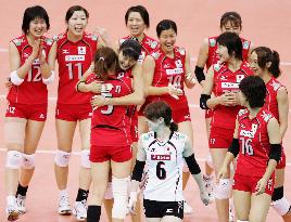 Japan stays alive in medal quest at world c'ship