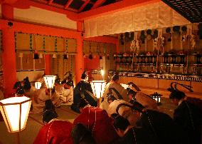Shinto priests offer prayers ahead of Kasuga shrine repair