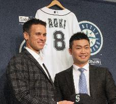Aoki joins Seattle Mariners