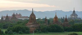 Big Buddhist temple ruins remain in Bagan