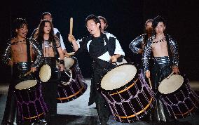 Japanese drummers perform at Junko Koshino fashion show in Beijing