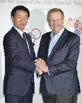 IOC's Coordination Commission head Coates inspects Makuhari Messe