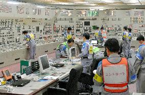 Kyushu Electric conducts anti-disaster drill at nuke plant to be restarted