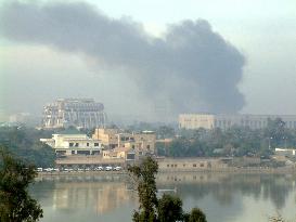 Car bombs in Baghdad kill 7, injure 59