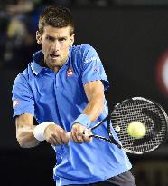 Djokovic reaches quarterfinals at Australian Open