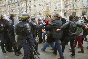 French police detain hundreds of climate change protestors