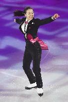 Asada performs Medalist on Ice