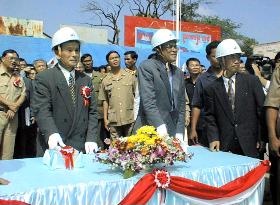 Construction of Mekong bridge begins in Cambodia