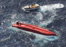 3 rescued from capsized boat off Tokyo