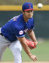 Darvish throws in Rangers intrasquad game