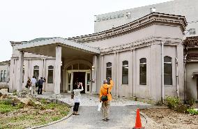 Western Japan hospital opens old ward for public before demolition