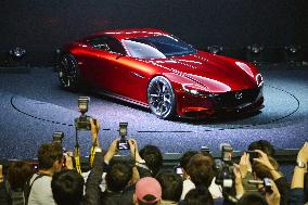 Tokyo Motor Show opens with self-driving, green cars in spotlight
