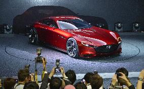 Mazda unveils concept sports car at Tokyo Motor Show