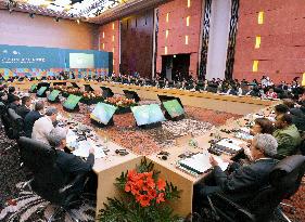 APEC ministers meet to discuss free trade zone, antiterrorism
