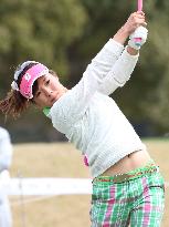 Hori takes 1st-round lead at T-Point Ladies