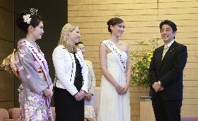 U.S cherry blossom queen visits Japanese PM Abe