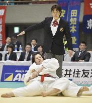 Former women's judo champ Tanabe serves as chief referee