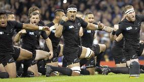 New Zealand beat France 62-13 in Rugby World Cup quarterfinals