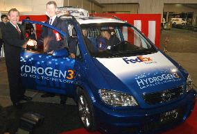 Federal Express deploys fuel-cell car for deliveries