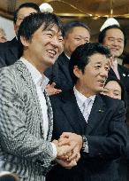 Ex-gov. Hashimoto wins Osaka mayoral election