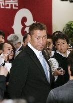 Kiyohara, Yomiuri pres. meet face-to-face for talks