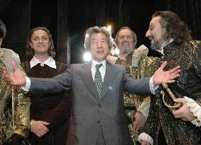 Prime Minister Koizumi enjoys opera in Tokyo